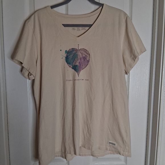 Life Is Good Tops - Life is Good Women’s Cream V-Neck Crusher Graphic Tee 100 % Cotton SZ XL